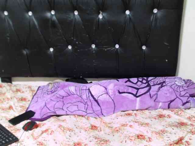 Henny02267 webcam