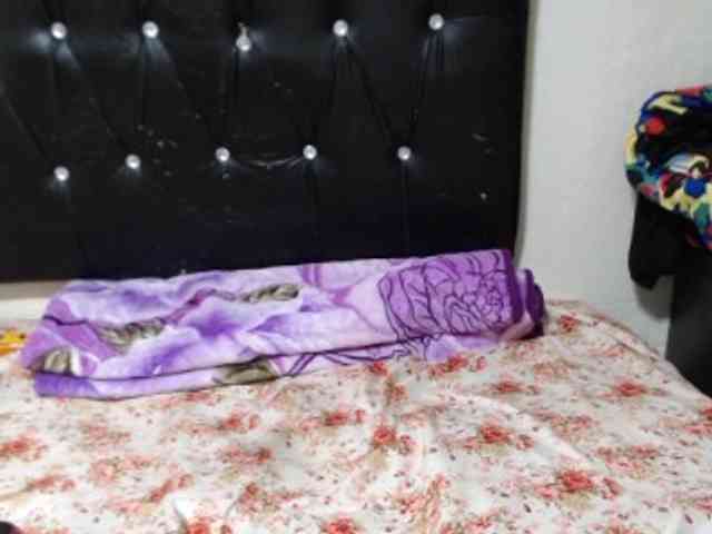 Henny02267 webcam