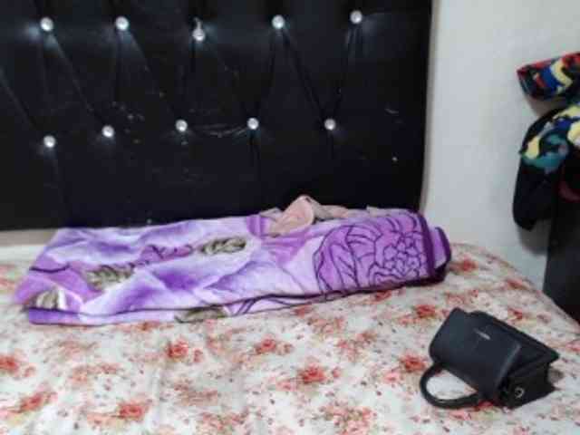 Henny02267 webcam