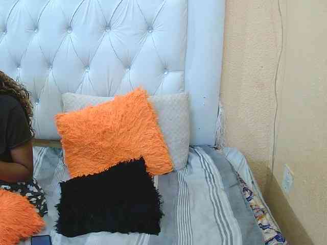 Henny02267 webcam