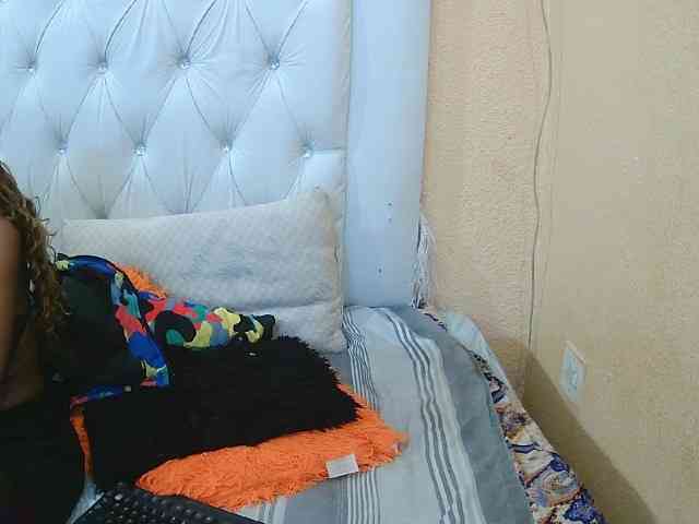 Henny02267 webcam