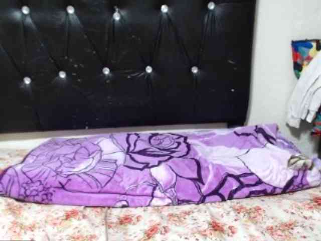 Henny02267 webcam