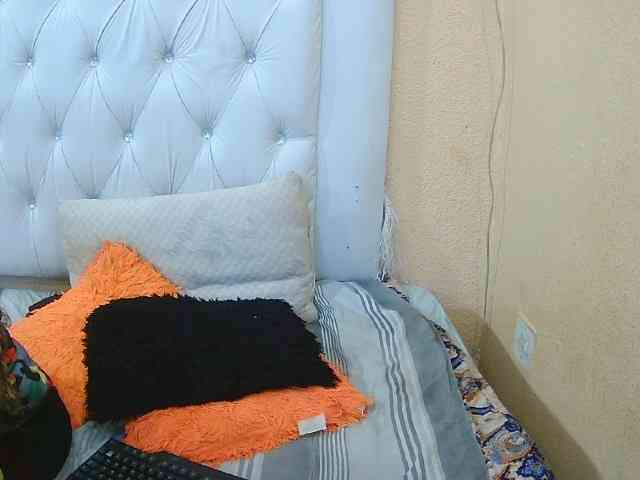 Henny02267 webcam