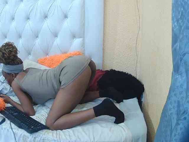 Henny02267 webcam