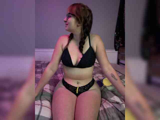 PrettyTrouble-19 webcam