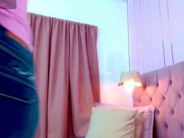 KeiraBrook Live Webcam on BongaCams