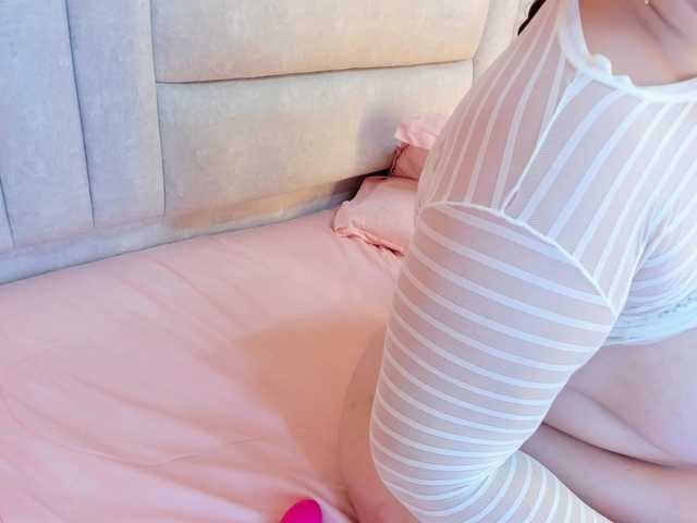 Amy-Thompson's BongaCams show and profile