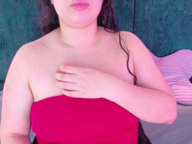 Agatha-Lynx's BongaCams show and profile