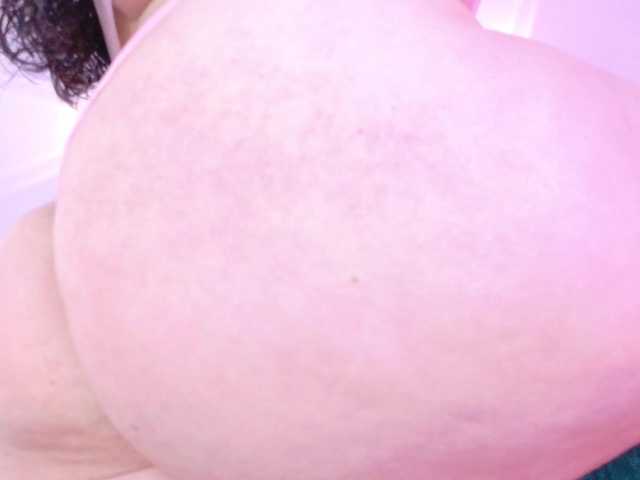 Agatha-Lynx's BongaCams show and profile