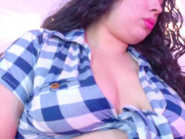 Agatha-Lynx's BongaCams show and profile