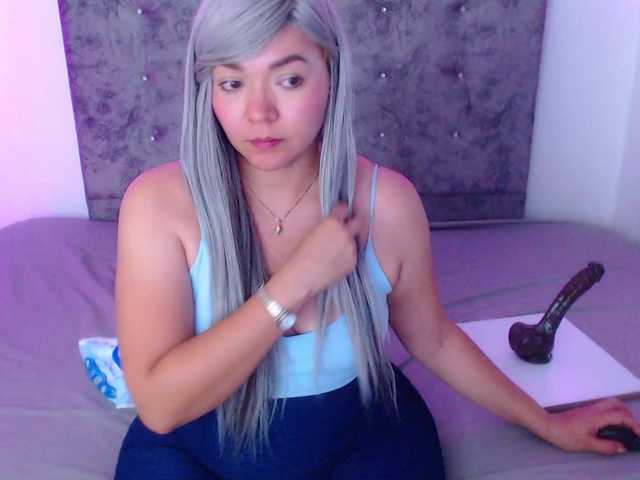 forbidden-cougar live cam on BongaCams
