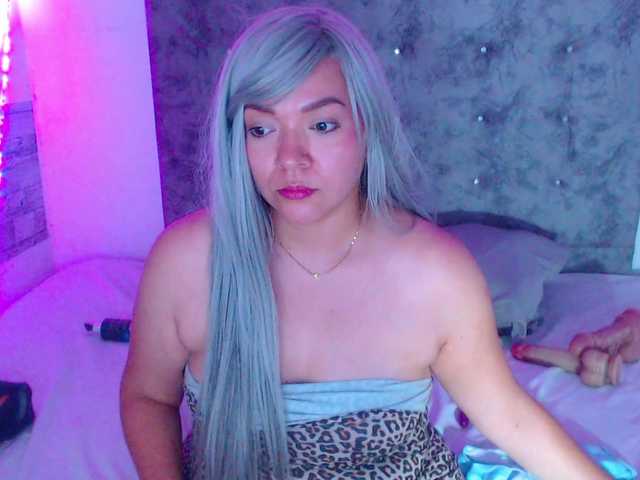 forbidden-cougar live cam on BongaCams