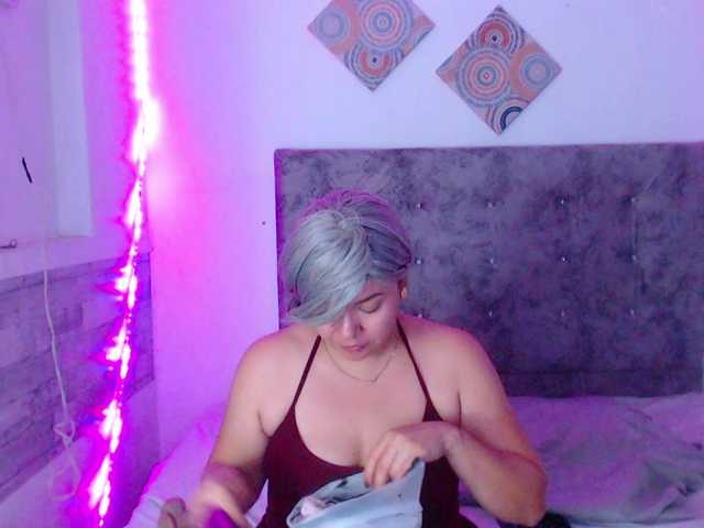 forbidden-cougar live cam on BongaCams