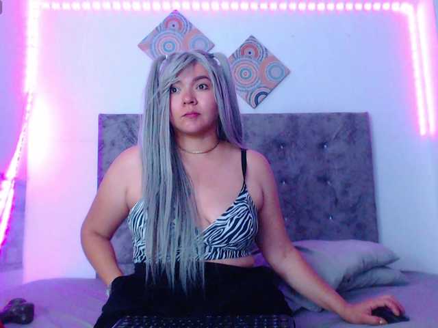 forbidden-cougar live cam on BongaCams
