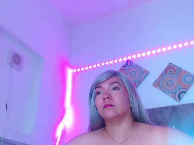 forbidden-cougar live cam on BongaCams