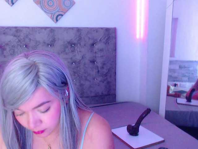 forbidden-cougar live cam on BongaCams
