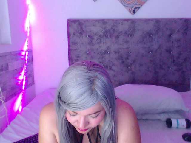 forbidden-cougar live webcam show