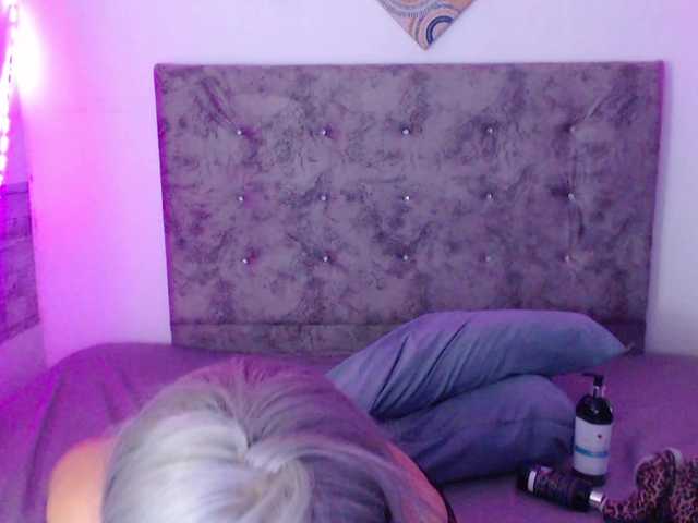 forbidden-cougar live cam on BongaCams
