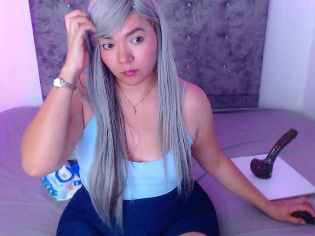 forbidden-cougar live cam on BongaCams