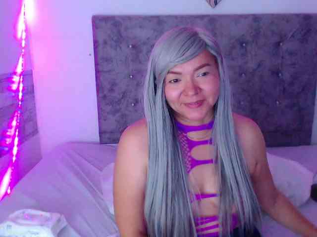 forbidden-cougar's live room