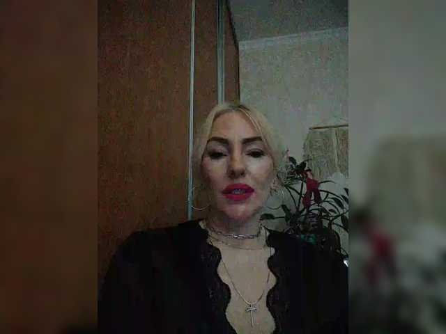 White00Pearl's BongaCams show and profile