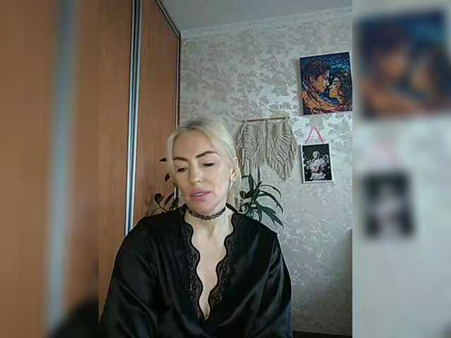  White00Pearl chat room