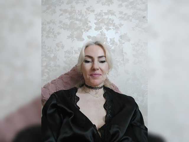 White00Pearl live cam