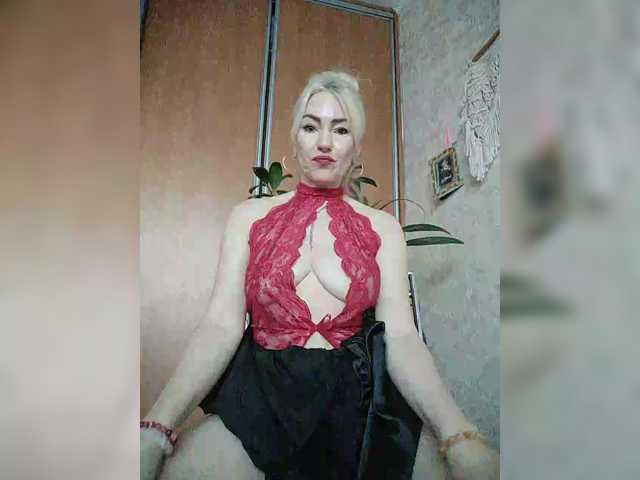 White00Pearl's BongaCams profile