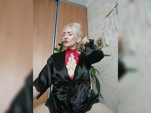  White00Pearl chat room