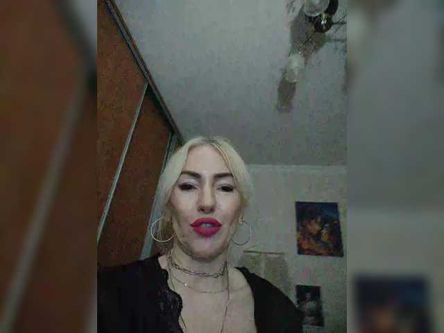  White00Pearl chat room