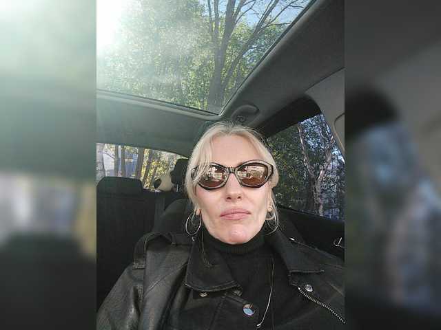  White00Pearl chat room