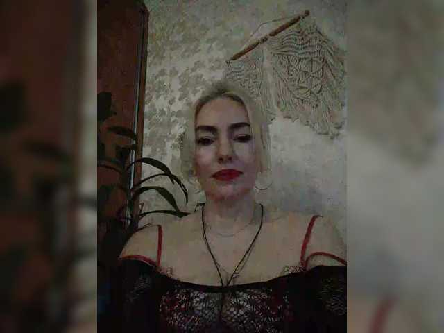  White00Pearl chat room