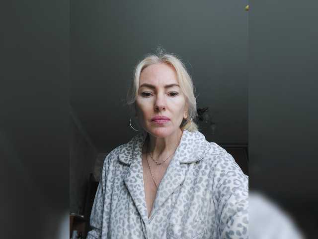 le modèle White00Pearl est en webcam porno dans un show sur le site bongacams, il possède les tags suivants: White/Caucasian,Blonde,Shaved