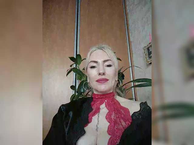  White00Pearl chat room