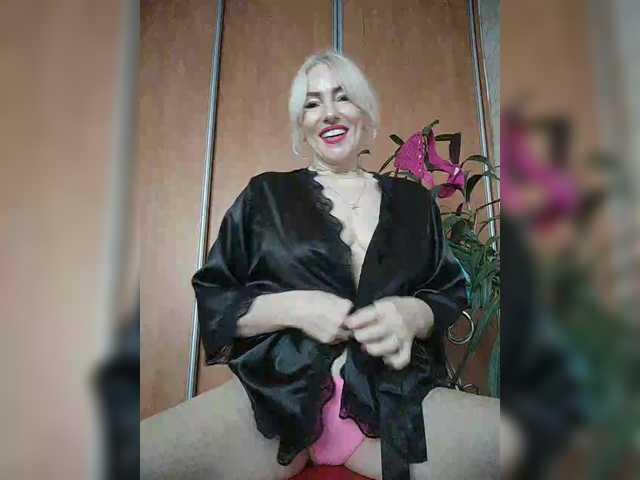  White00Pearl chat room