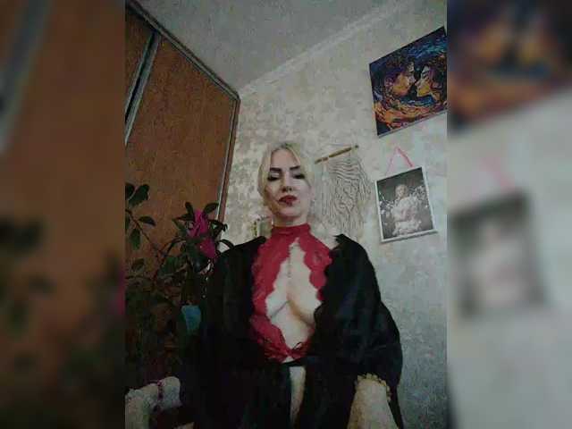 White00Pearl's BongaCams show and profile