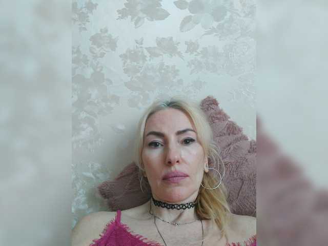 le modèle White00Pearl est en webcam porno dans un show sur le site bongacams, il possède les tags suivants: White/Caucasian,Blonde,Shaved