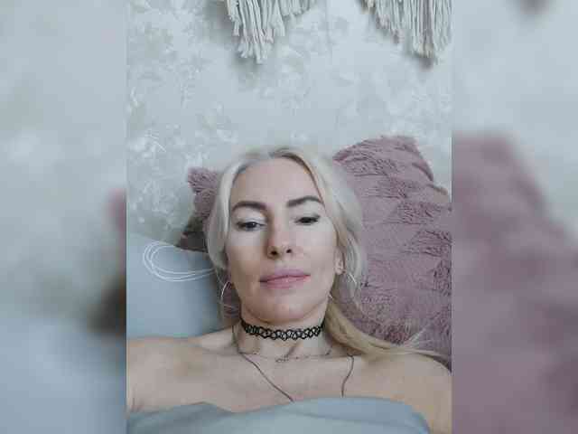 White00Pearl webcam