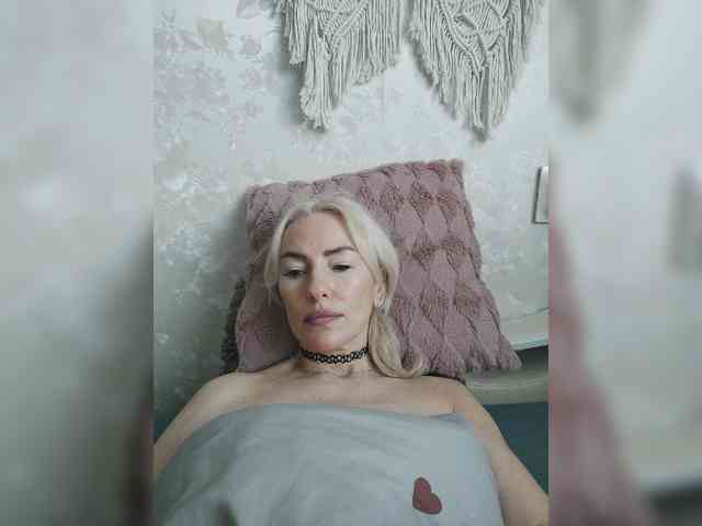White00Pearl webcam