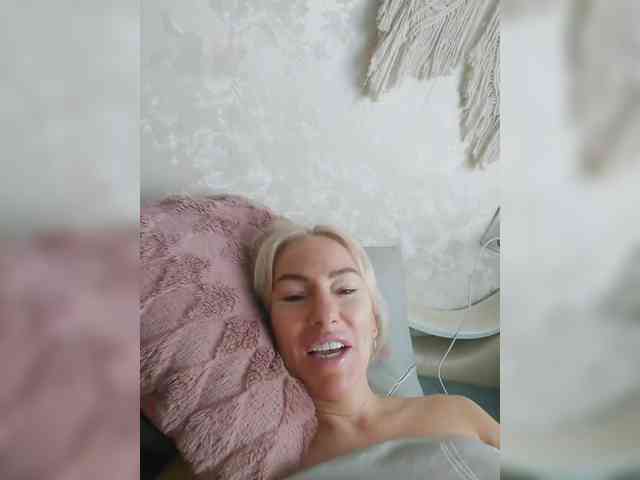 White00Pearl webcam