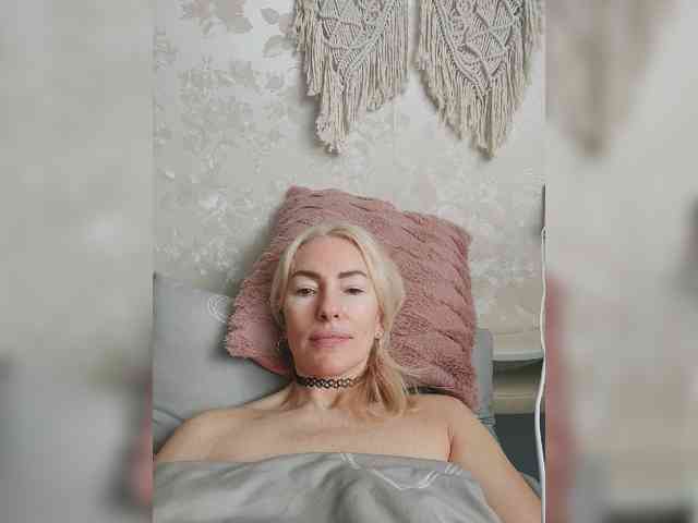 White00Pearl webcam