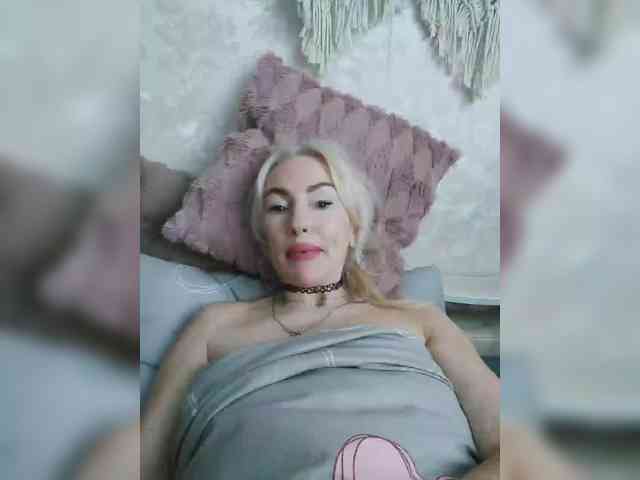 White00Pearl webcam