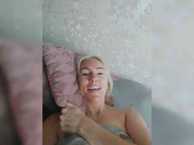 White00Pearl webcam