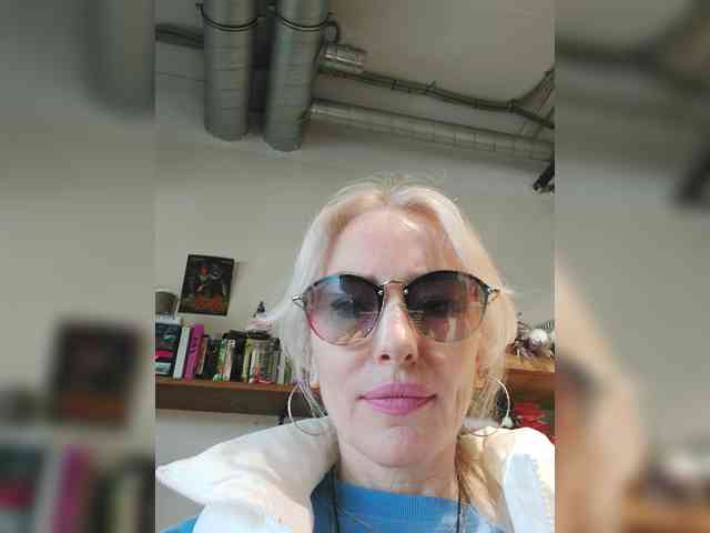 White00Pearl webcam