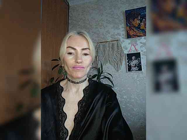 White00Pearl Live Webcam on BongaCams