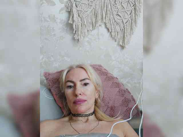 White00Pearl webcam