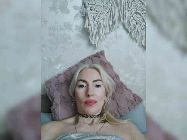 White00Pearl webcam