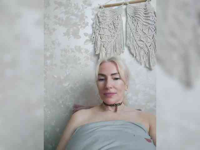 White00Pearl webcam