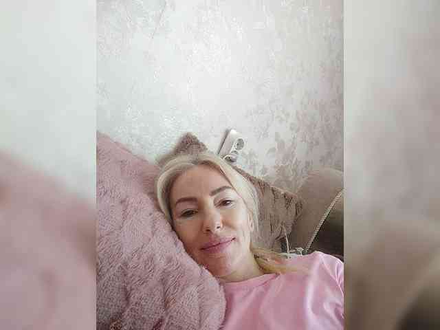 Live stream of White00Pearl