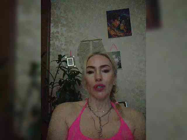 White00Pearl Live Webcam on BongaCams
